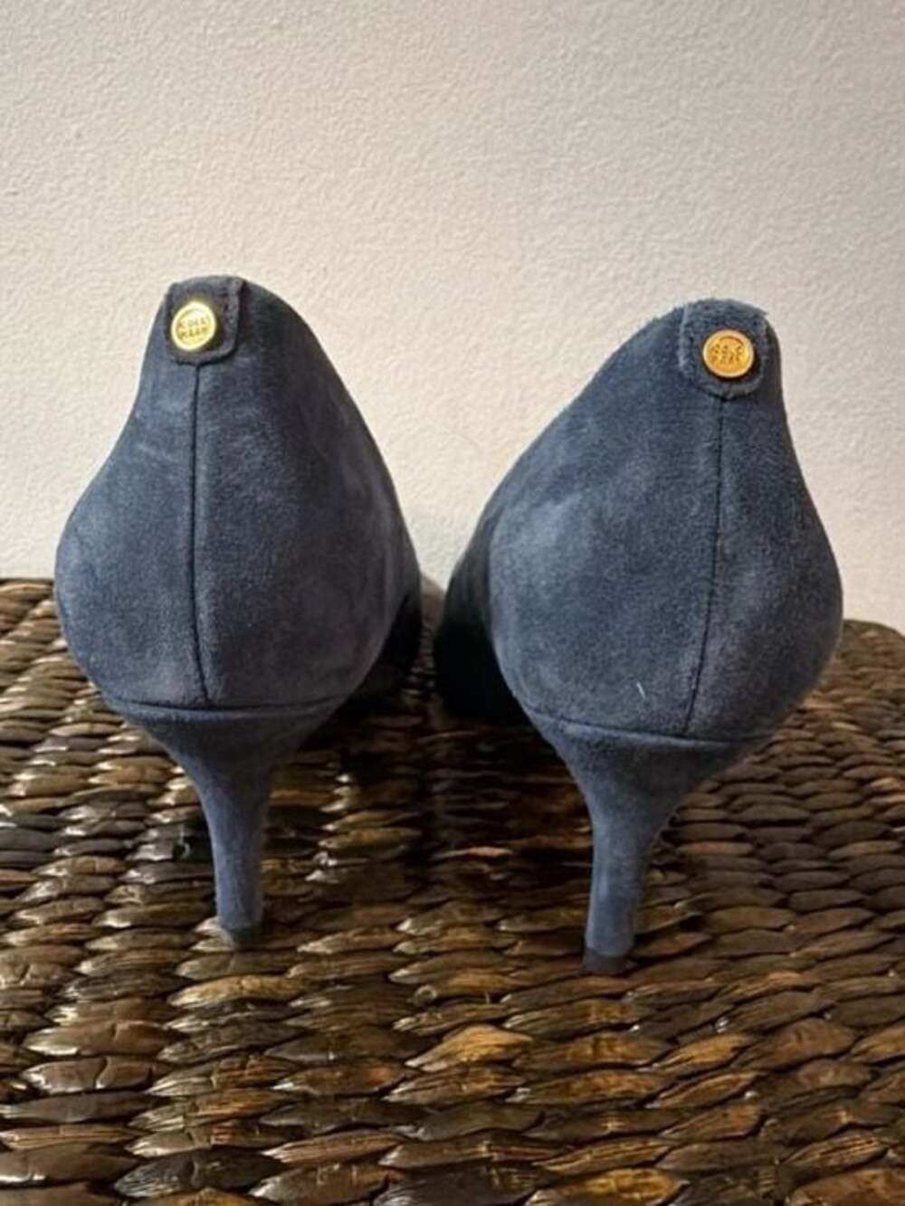 Size 7 Cole Haan Navy Blazer Suede Pointed Toe Kitten Heel Pumps - Picture 2 of 6